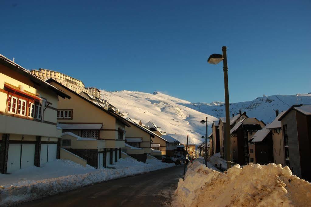 Residencial Las Tuyas Hotel Sierra Nevada Exterior photo